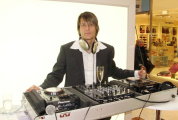 DJ Lucky D moderoval následující firemní a společenské akce nebo na nich hrál jako DJ